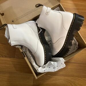 NEW Sz 9 US Women's Doc Dr Martens JETTA Zipped White Leather Platform Quad Boot